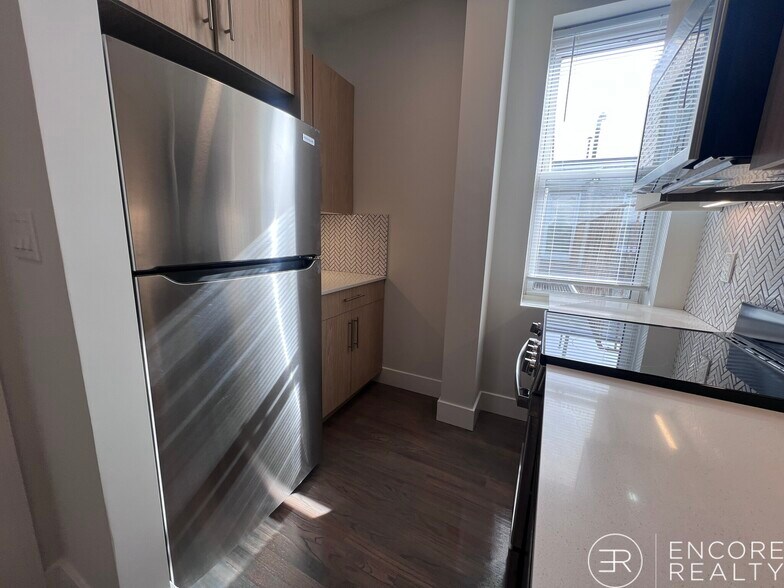 Building Photo - 111 Park Dr