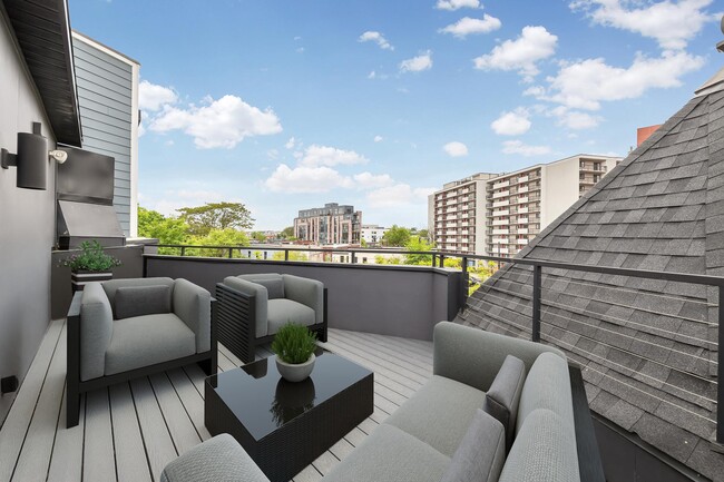 Building Photo - 1451 Maryland Ave NE