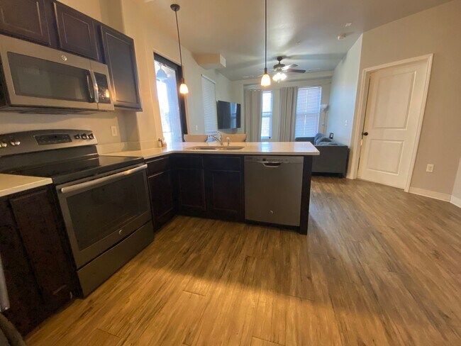 Building Photo - $1,500 | 1 Bedroom, 1 Bathroom Condo | No ...