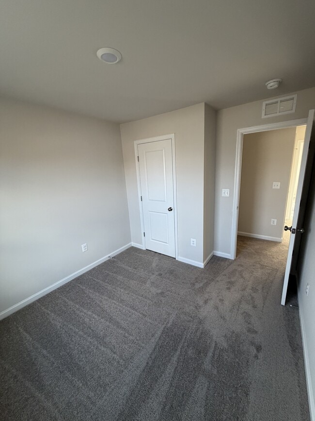 Building Photo - 125 Kinkade Ct