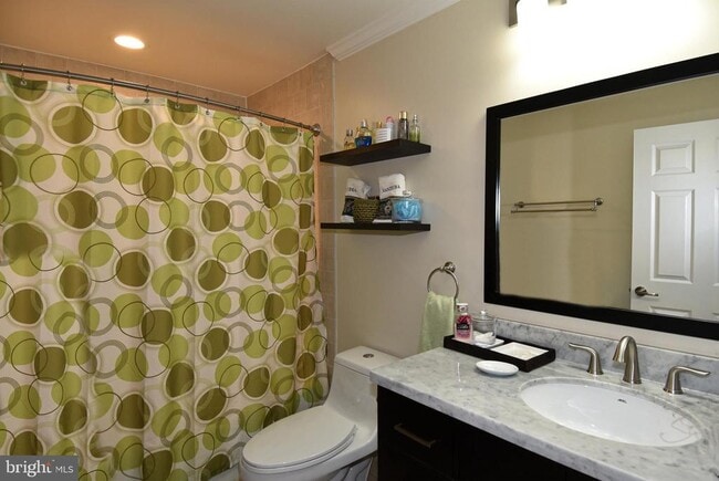 Building Photo - 5433 Grove Ridge Way