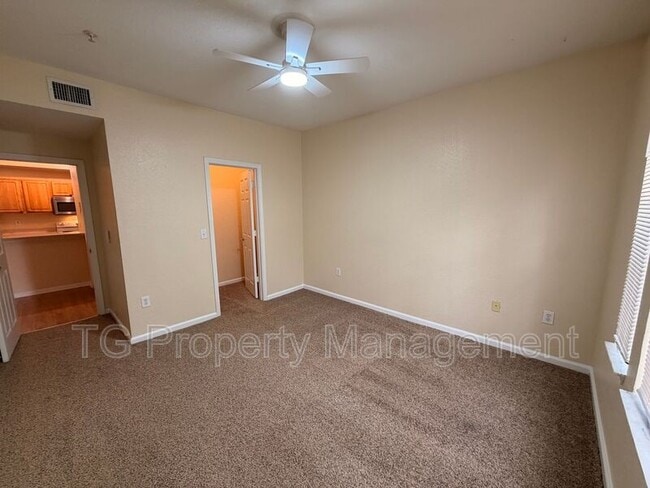 Building Photo - 10075 Gate Pkwy N