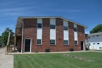 Building Photo - 513 Old Hwy 63 N