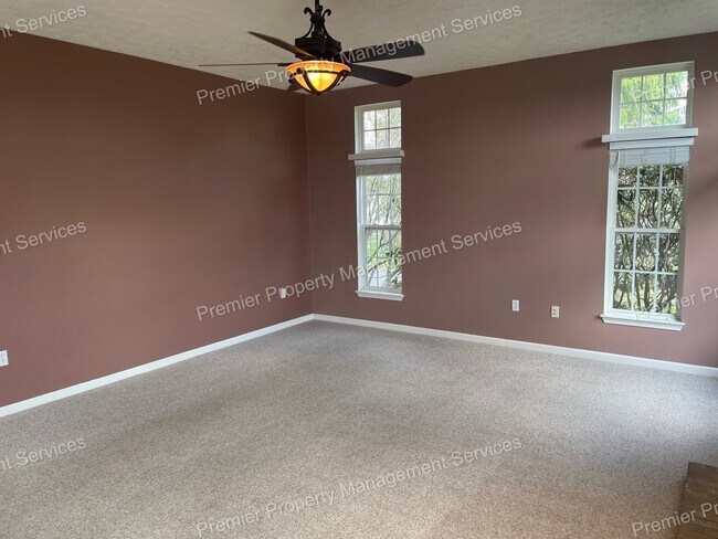 Building Photo - 709 Williamsburg Ct