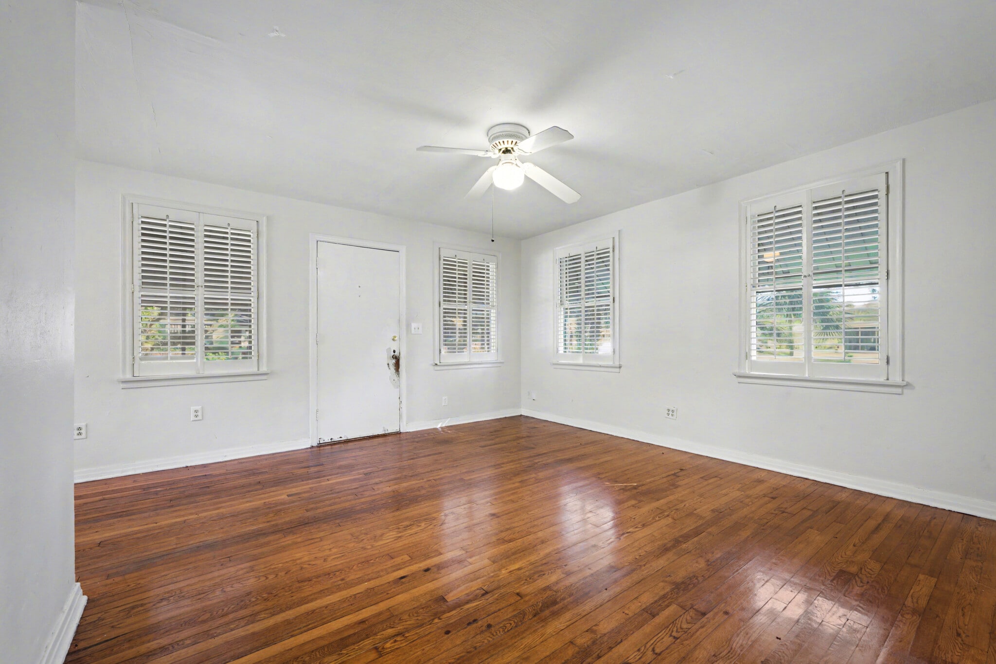 Building Photo - 2652 Merwyn Rd