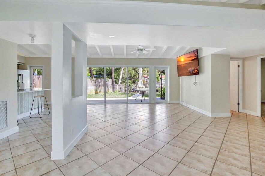 Primary Photo - 1733 SW 5th Ct