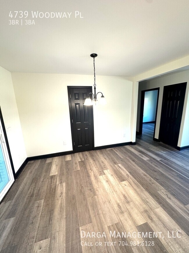 Building Photo - 4739 Woodway Pl