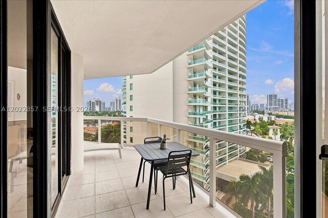 Building Photo - 20185 E Country Club Dr