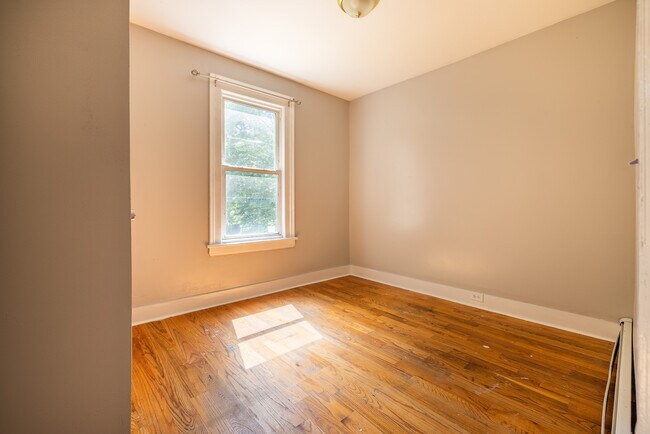 Building Photo - 221 Coleman St