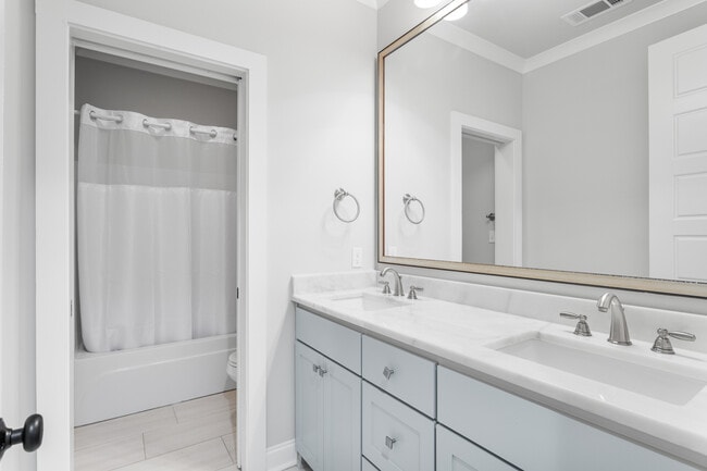 Building Photo - 2048 Perennial Ln