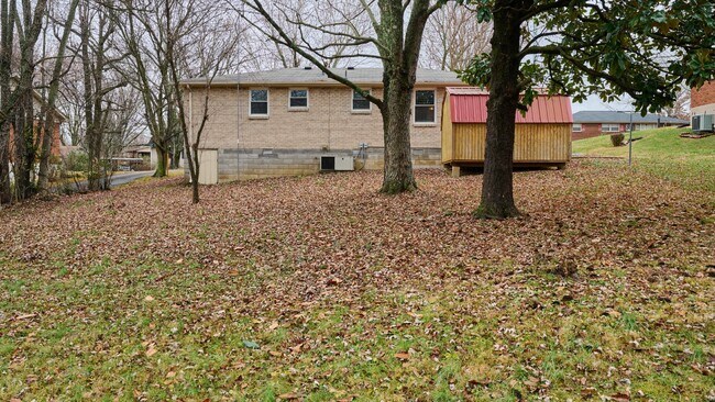 Building Photo - For Rent: 3BR, 1 1/2BA house