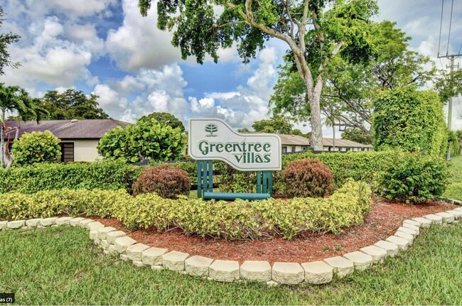 Building Photo - 4660 Greentree Pl