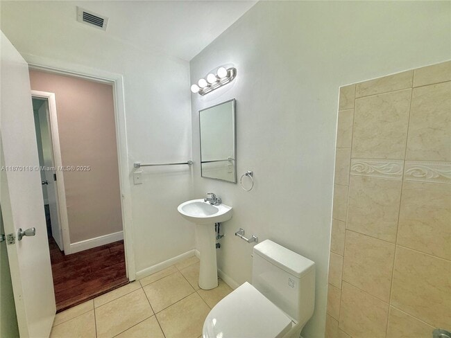 Building Photo - 6725 SW 27th Ct