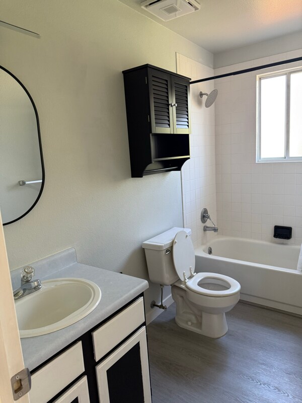 Building Photo - 930 W 133rd Cir