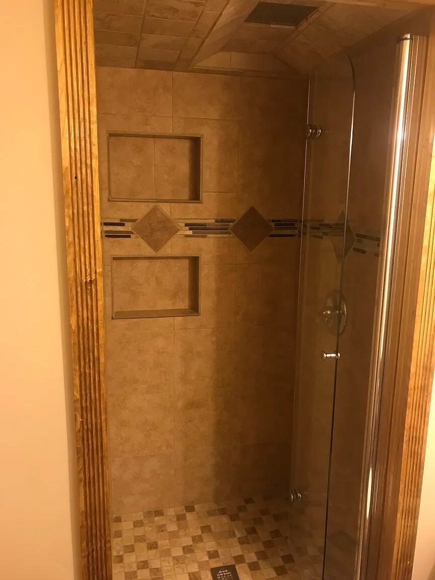 Bathroom 2 - 1220 Alpine Pl