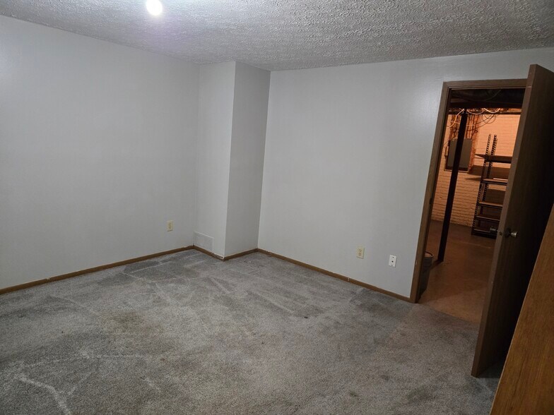Building Photo - 2472 Carolina Ave