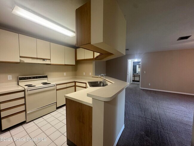 Building Photo - 7667 N Wickham Rd