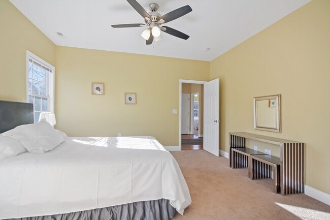 Building Photo - 624 US-29