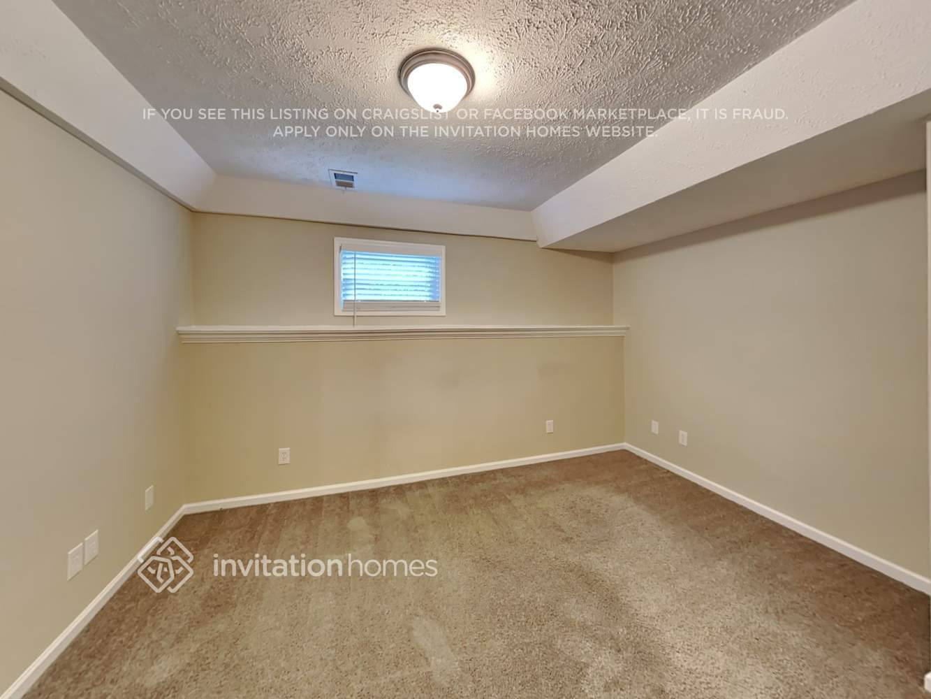 Building Photo - 4030 Leicester Dr NE