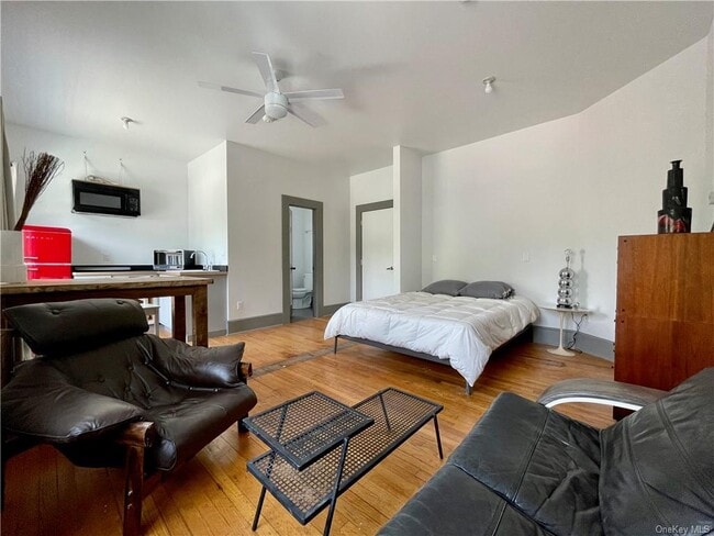 Building Photo - 67 Main St