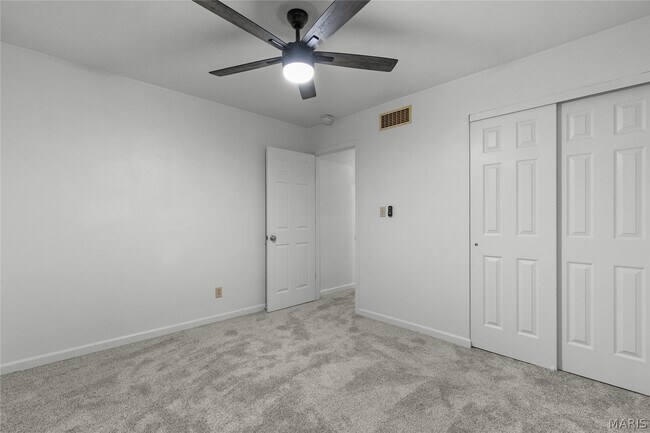 Building Photo - 307 Britanna Dr