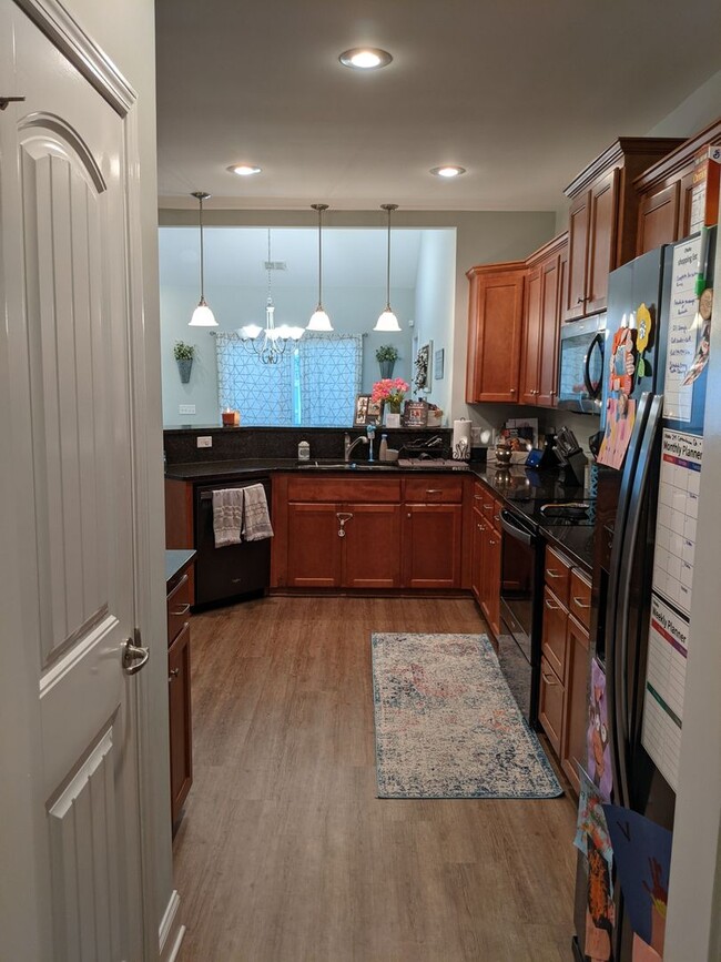 Building Photo - Available August 15th!!! $2200 a month!!!