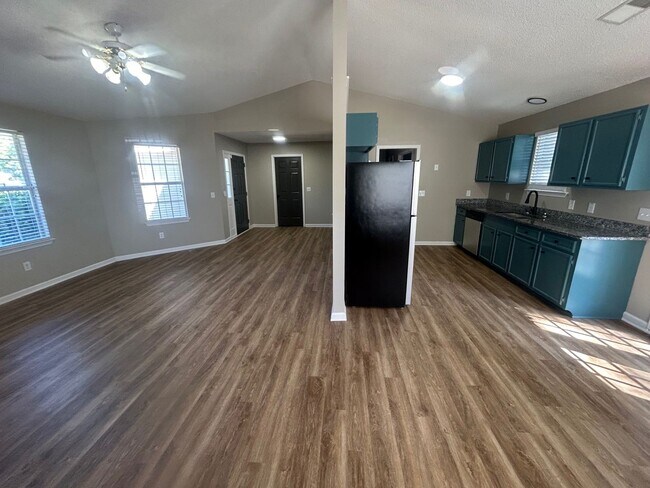 Building Photo - 25 Oak Lake Ct