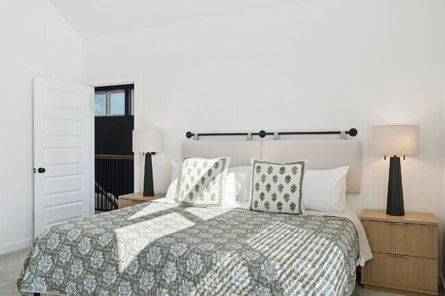 Building Photo - Fully Furnished Home in Broken Arrow