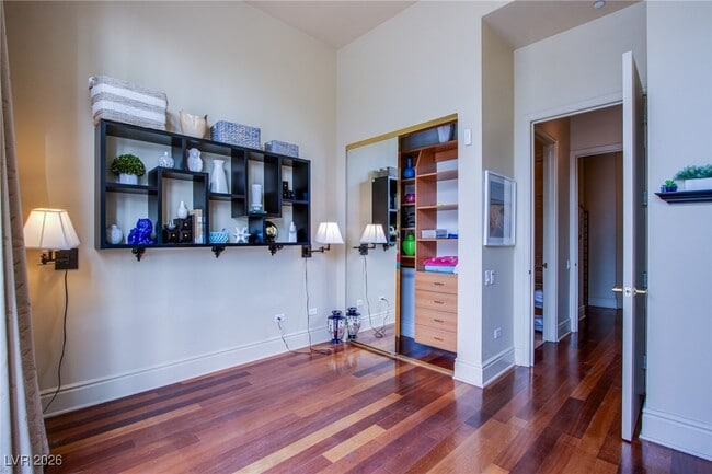 Building Photo - 2877 Paradise Rd