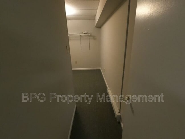 Building Photo - 95 N Main St