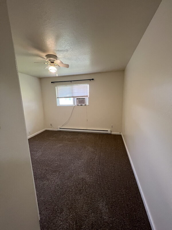 Building Photo - 1826 N Crestmont Dr