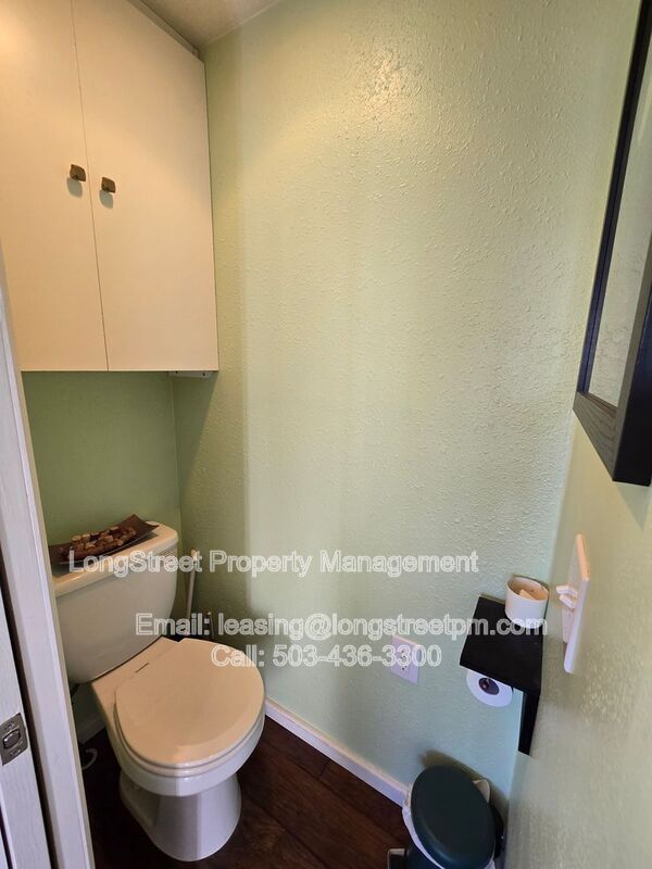 Building Photo - 1740 SW 12th Ave