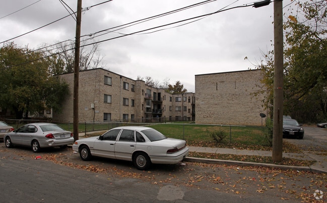 4921 - 4925 Quarles St NE - 4921-4925 Quarles St NE