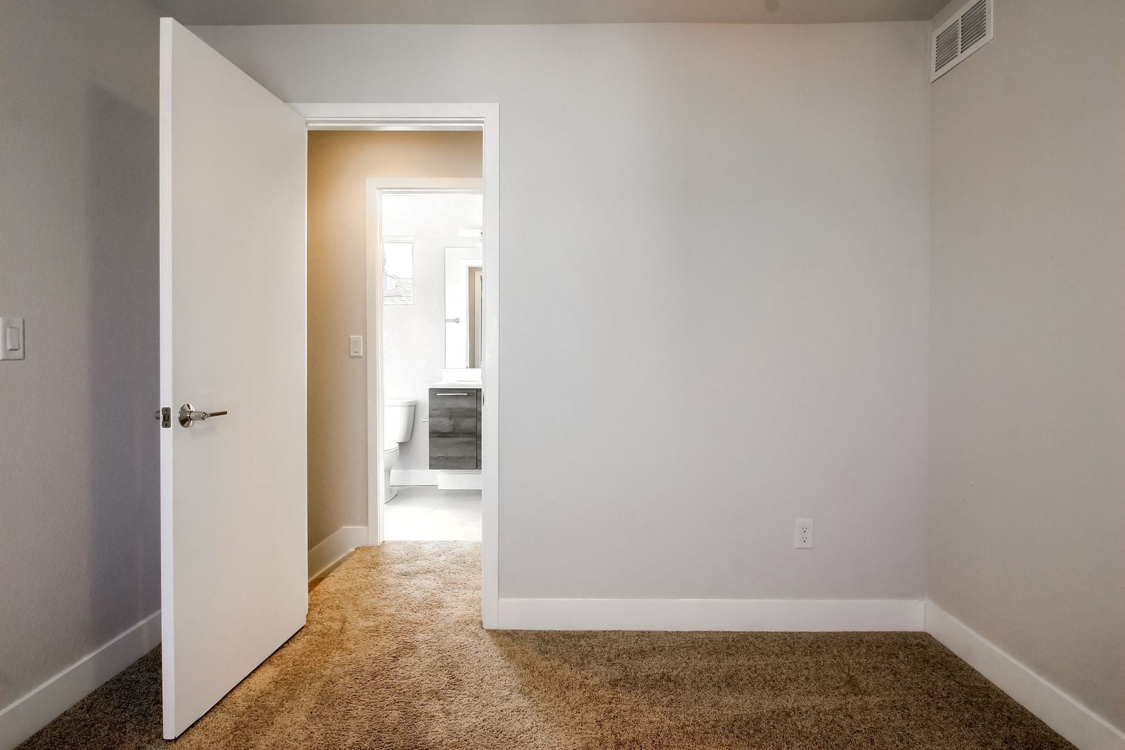 Building Photo - 1018 Depew St