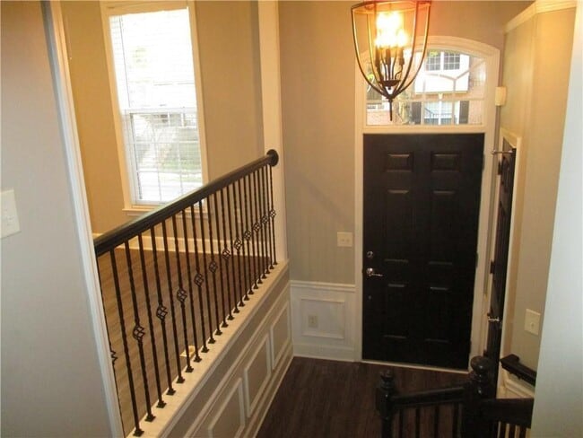 Building Photo - 2242 Limehurst Dr