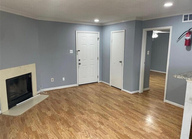 Building Photo - 2750 Holly Hall St