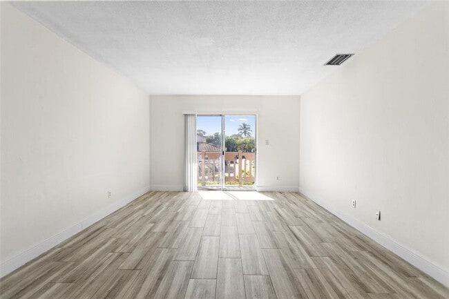 Building Photo - 493 NW 43rd St