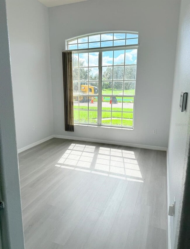 Building Photo - 1905 Fairway Loop