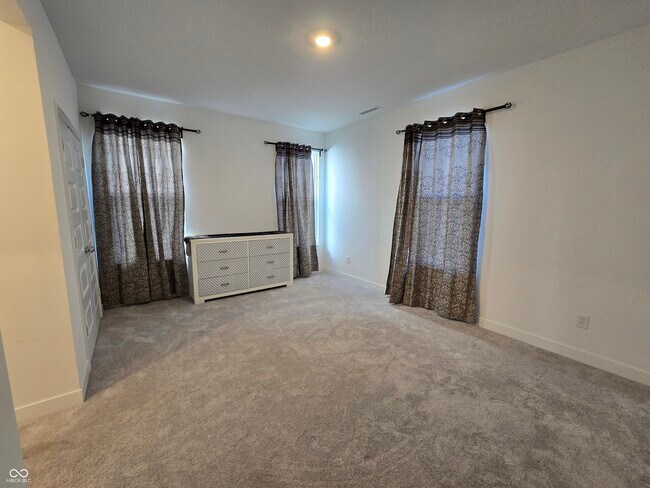 Building Photo - 5128 Summerton St