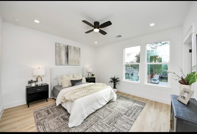 Building Photo - 7911 Lynette St