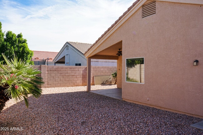 Building Photo - 898 E Monterey St