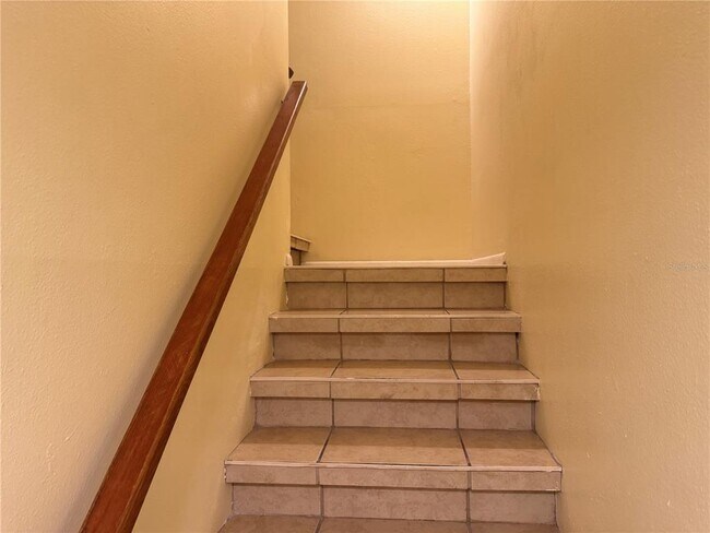 Building Photo - 215 Amherst Ave