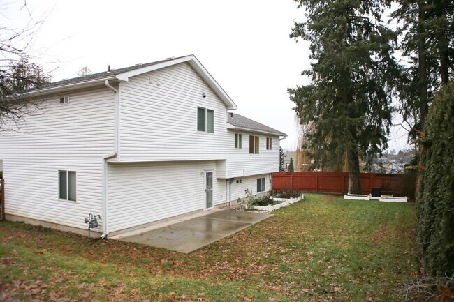 Building Photo - Cheney Home