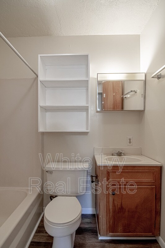 Building Photo - 120 McAdams Ln