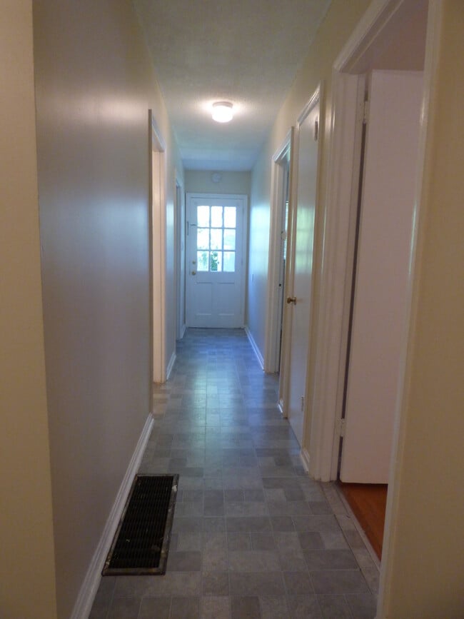 Building Photo - ORR731/733