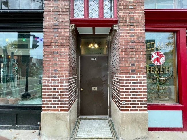 Building Photo - 1253 Williamson St