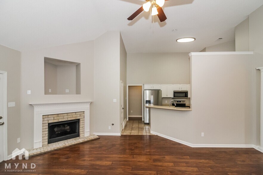 Building Photo - 10172 Lynham Dr