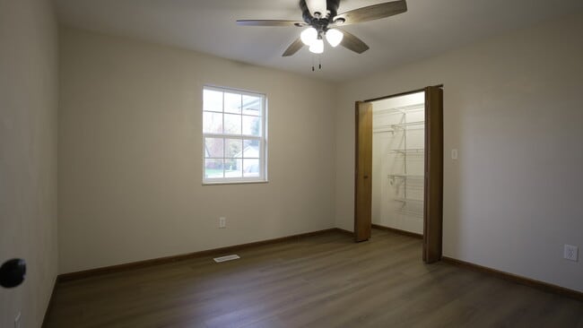 Building Photo - Spruce Hill