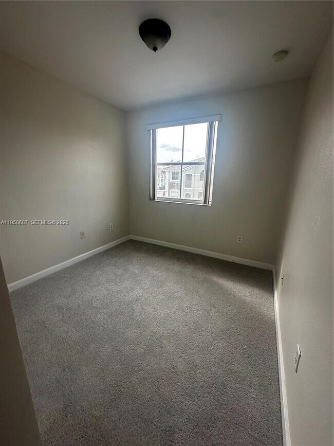 Building Photo - 2903 SE 17th Ave