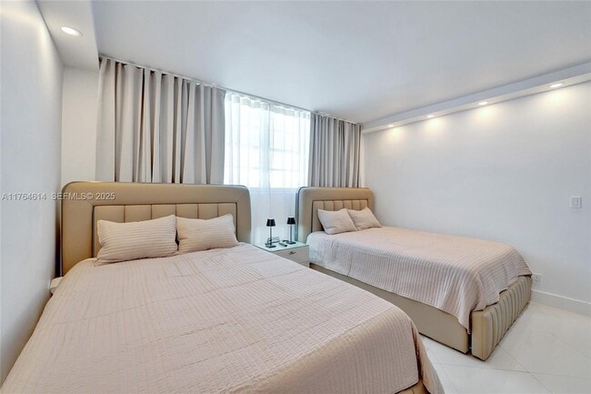 Building Photo - 4001 S Ocean Dr